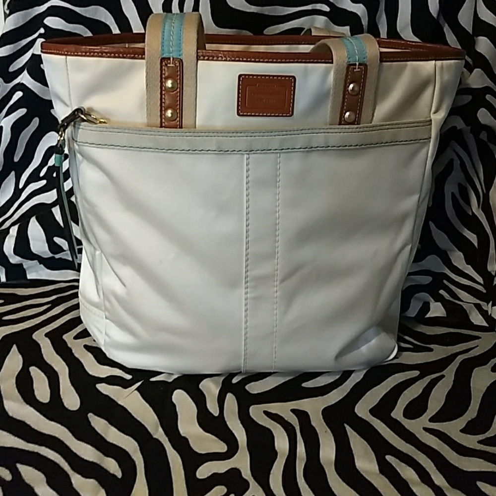 Coach handbag! #a06m 131 Nylon tote! Like new
